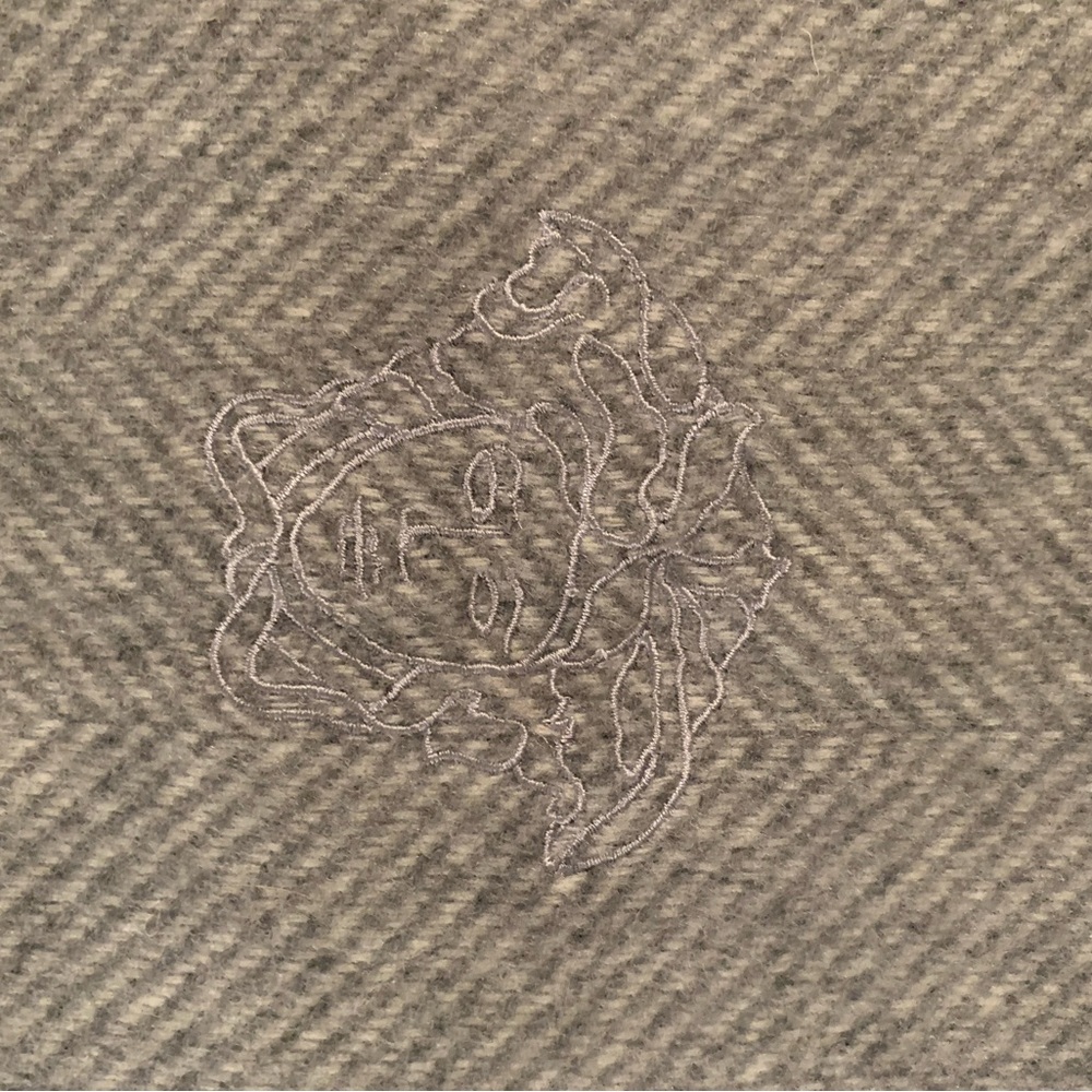 VERSACE GRAY WOOL SCARF.